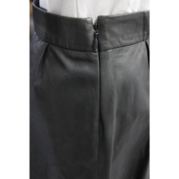 Vince TimeTimeless Chic Genuine Leather Pleated Mini Skirt XS NWOT - Picture 5 of 9